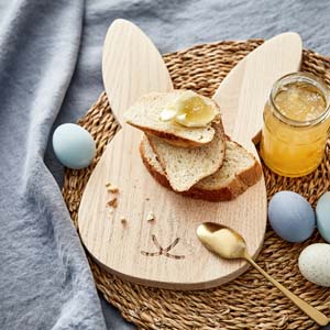 Kr&aacute;jec&iacute; prk&eacute;nko z kolekce Oak Kitchen, dubov&yacute; masiv, 32 &times; 23 &times; 2 cm, cena 599 Kč