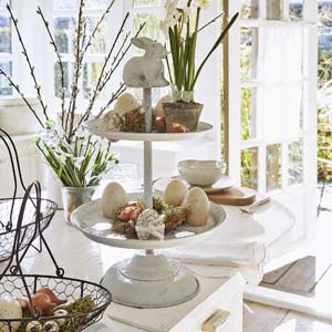 Etaž&eacute;r na vejce Delixor, starožitn&aacute; povrchov&aacute; &uacute;prava, prostor pro 13 vajec, železo, &Oslash; 30 cm, v&yacute;&scaron;ka 50 cm, cena 998 Kč