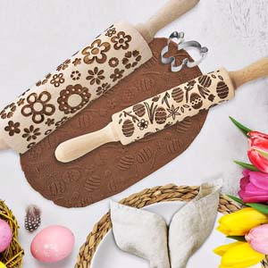 Dekorativn&iacute; embosovan&yacute; v&aacute;leček, bukov&eacute; dřevo, &Oslash; 4,5 cm, d&eacute;lka 33 cm, cena 169 Kč