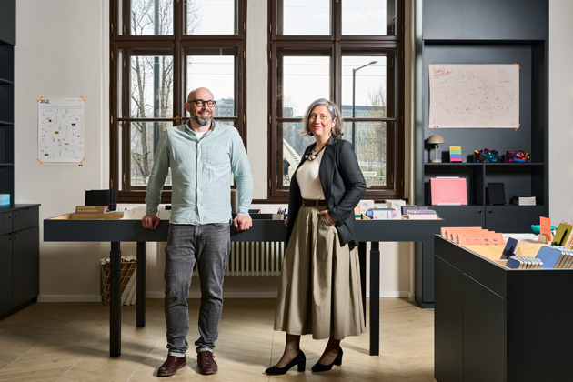 Papelote v Holešovicích spojuje prodejnu a infoshop v bývalé vrátnici