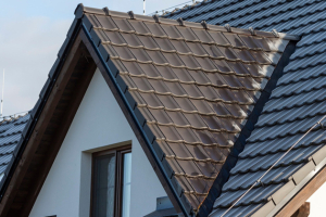 Jarní revize střechy. Jak poznat hranici mezi opravou a rekonstrukcí?