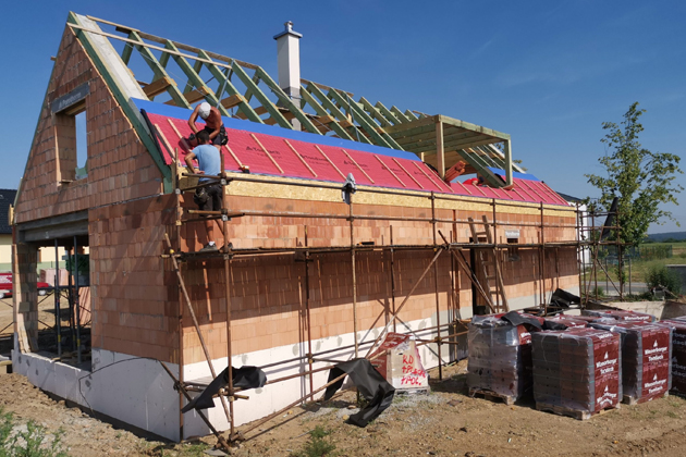 Jarn&iacute; revize střechy. Jak poznat hranici mezi opravou a rekonstrukc&iacute;?