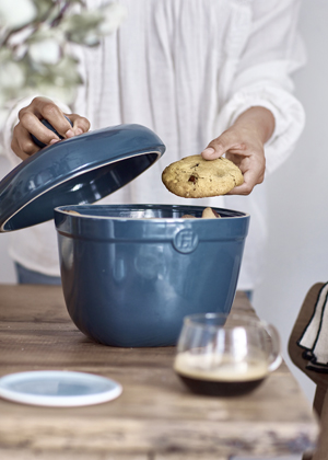 Keramick&aacute; d&oacute;za, objem 2,75 l, několik barev, cena 1 850 Kč