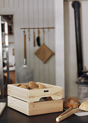 &Uacute;ložn&aacute; bed&yacute;nka Knagglig, borovicov&eacute; dřevo, 23 &times; 31 &times; 15 cm, cena 149 Kč