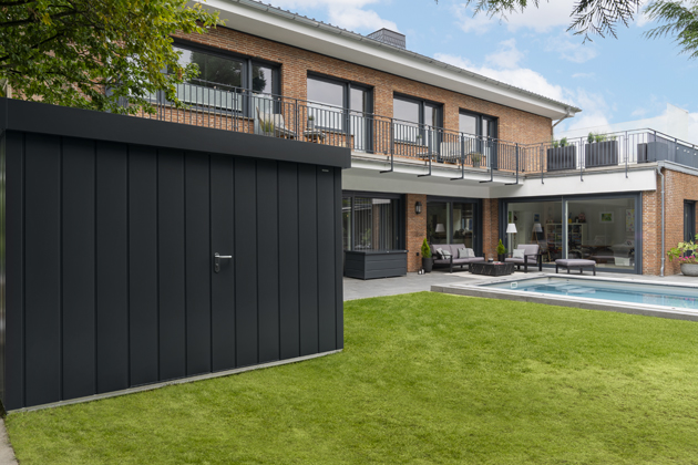 V akčn&iacute; nab&iacute;dce H&ouml;rmann bezpečnostn&iacute; dveře i modern&iacute; zahradn&iacute; vybaven&iacute;