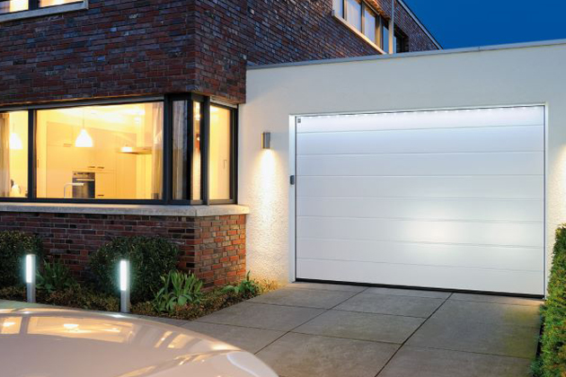 V akčn&iacute; nab&iacute;dce H&ouml;rmann bezpečnostn&iacute; dveře i modern&iacute; zahradn&iacute; vybaven&iacute;