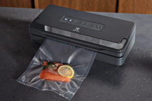 Vakuovačka Create, integrovan&yacute; drž&aacute;k f&oacute;lie, svařov&aacute;n&iacute;, pulsn&iacute; ods&aacute;v&aacute;n&iacute;,  cena 4 390 Kč