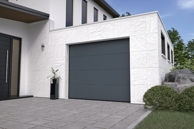 Gar&aacute;žov&aacute; sekčn&iacute; vrata Pro, dvoustěnn&eacute; 40&thinsp;mm, tich&yacute; pohon s&nbsp;plynul&yacute;m rozběhem, LED ukazatel, v&yacute;plň polyuretanov&aacute; pěna