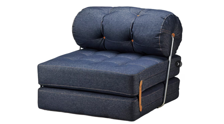 Rozkl&aacute;dac&iacute; křeslo V&aring;rkomla s&nbsp;dž&iacute;nov&yacute;m potahem Vansta modr&aacute;, cena 4&nbsp;990&thinsp;Kč