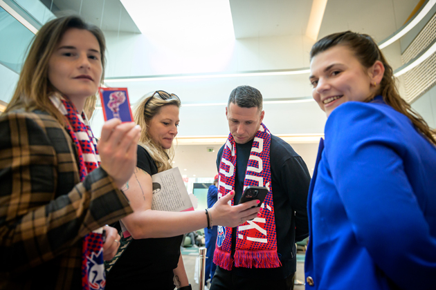 Čti za n&aacute;roď&aacute;k! Česko spou&scaron;t&iacute; kampaň, kter&aacute; d&aacute;v&aacute; čten&iacute; nov&yacute; jazyk i energii. Jedna str&aacute;nka denně stač&iacute; k&nbsp;tomu st&aacute;t se reprezentantem