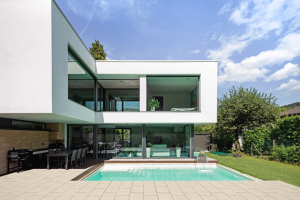 Betonová dlaždice Modern Comfort se sametovým povrchem a speciální úpravou Semmelrock Protect® Plus pro vyšší odolnost a snadnější údržbu, 