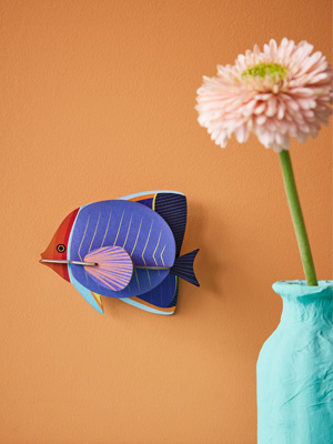 N&aacute;stěnn&aacute; dekorace Butterflyfish mini z recyklovan&eacute;ho kartonu, 12,5 &times; 6 &times; 10,7 cm, cena 245 Kč