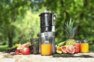 Šnekový odšťavňovač JUICY LO7120, XXL plnicí otvor o průměru 13 cm, cena 3 999 Kč