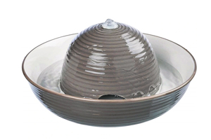 Font&aacute;na Vital Flow (Trixie) s m&iacute;sou na vodu a kopul&iacute;, objem 1,5 l, cena 1 019 Kč,